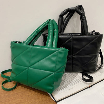 Bolso Mensajero Acolchado de Algodón con Diseño Asimétrico para Mujer - Image 7