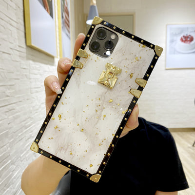 Funda para iPhone con Diseño Mármol Dorado y Acabado Epóxico - Image 8