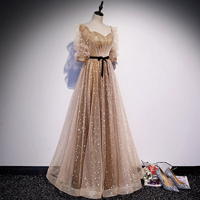 Vestido de Noche Dorado Ajustado para Eventos Corporativos - Image 8
