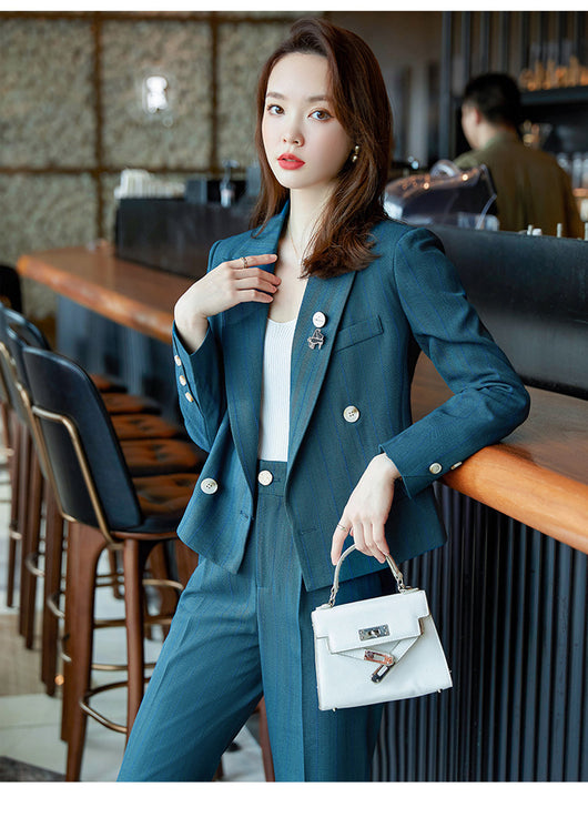 Traje Ejecutivo Femenino de Dos Piezas - Estilo Minimalista - Image 7