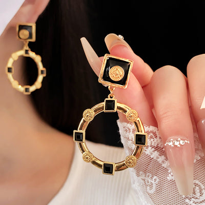 Aretes de Círculo Plateado con Cristales Brillantes - Diseño Vintage Elegante - Image 9