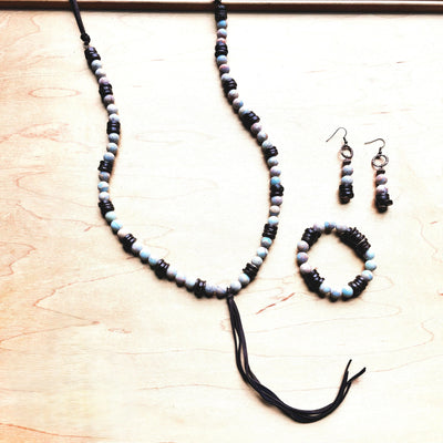 **Colar Aqua Terra Fosco com Contas de Madeira e Franja de Couro 258a