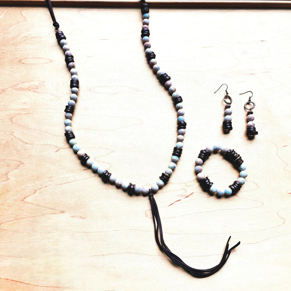 **Colar Aqua Terra Fosco com Contas de Madeira e Franja de Couro 258a