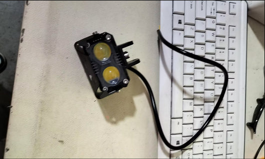 Faro LED Bicolor de Alta Potencia para Moto - Image 15