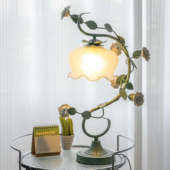 Lámpara de Mesita Retro con Flores Idílicas para Dormitorio