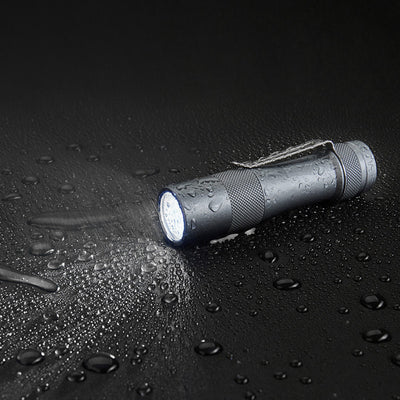 Linterna LED de Alto Brillo XHP50.2 - Iluminación Profesional Potente