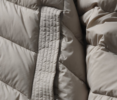 Chaqueta Acolchada con Capucha de Plumón de Pato Blanco - Image 13