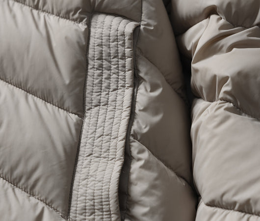 Chaqueta Acolchada con Capucha de Plumón de Pato Blanco - Image 13