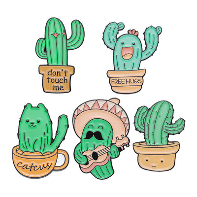 Pin Accesorio de Cactus Bailarín con Insignia Dorada 'M' - Image 4