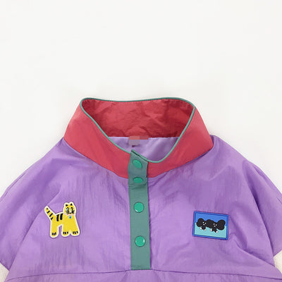 Chaqueta Suéter con Cuello Alto y Parche de León - Diseño de Combinación de Colores Moderno - Image 3