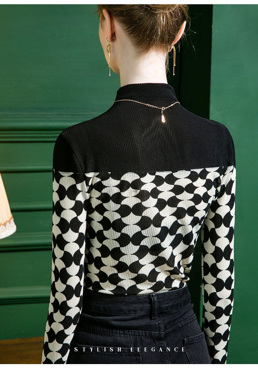 Blusa Estampada Cuello Alto con Costuras Decorativas - Image 14