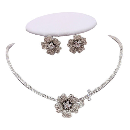 Conjunto de Collar y Aretes Camelia con Circonita - Image 10