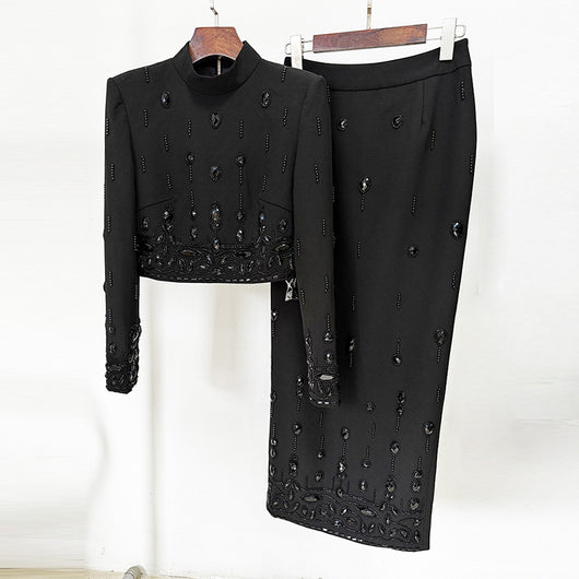 Conjunto Elegante con Top Corto y Falda Larga - Detalles de Diamantes y Abalorios - Image 4