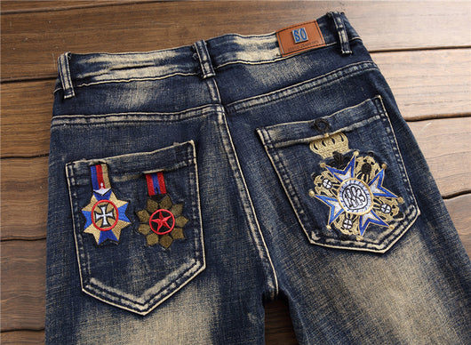 Jeans Retro con Bordados y Roturas Desgarradas - Image 3