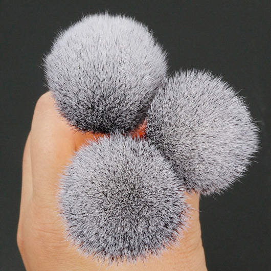 Set de 3 Brochas de Maquillaje Portátiles con Cabezal Plano Biselado - Image 4