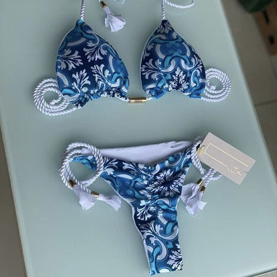 Traje de Baño Triangular con Cordones y Estampado Divisido - Image 3