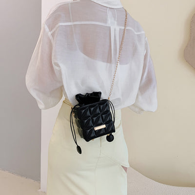 Bolsa Bandolera Bucket con Cadena de Moda - Image 16
