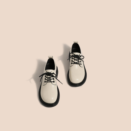 Zapatos de Cuero para Mujer con Cordones y Suela Plana - Versátiles y Cómodos - Image 5