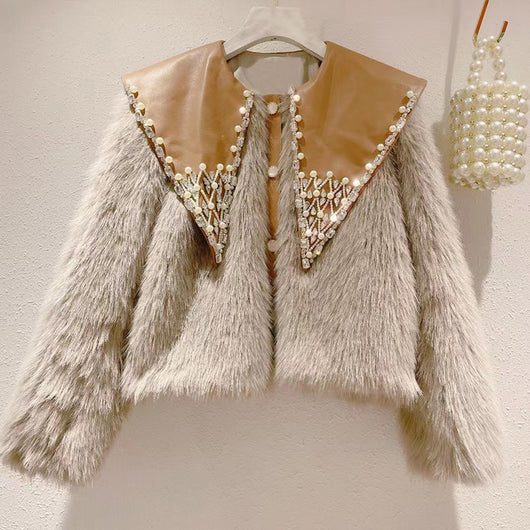 Abrigo Acolchado para Mujer con Cuello Decorado de Perlas - Image 4