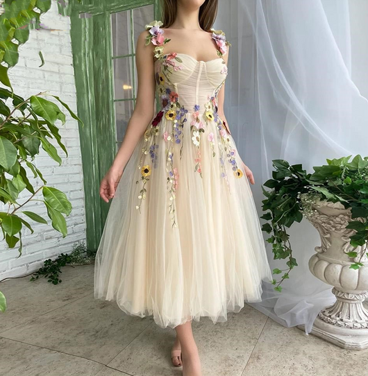 Vestido de Fiesta Champagne con Tul Fluido y Escote Corazón - Image 4