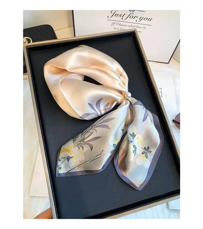 Pañuelo de Seda Beige Cuadrado para Mujer - Versátil y Fácil de Combinar - Image 64