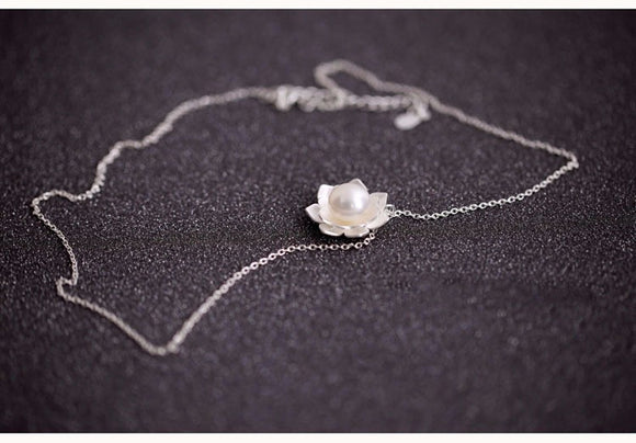 Collar de Plata de Ley 925 con Flor de Loto y Perla para Mujer