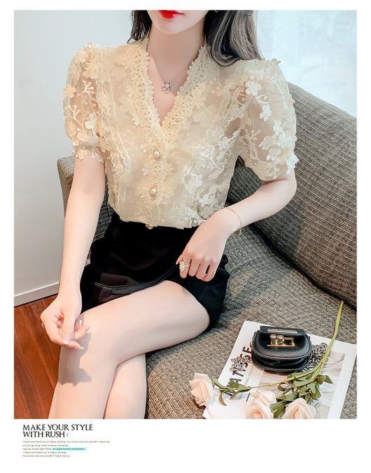 Blusa de Encaje con Flores 3D y Cuello V - Image 9