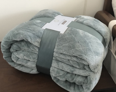 Manta Flanela Ligera Coral Fleece para Siesta y Aire Acondicionado - Image 9