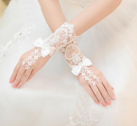 Guantes Cortos de Novia con Cuentas - Accesorios de Boda - Image 2