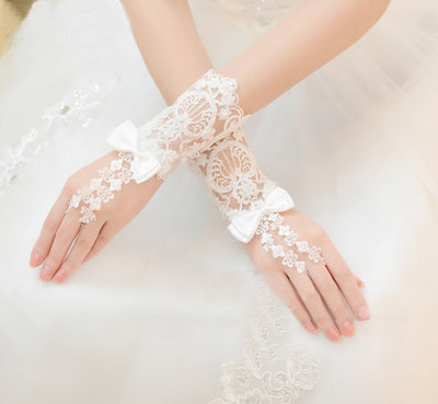 Guantes Cortos de Novia con Cuentas - Accesorios de Boda - Image 2