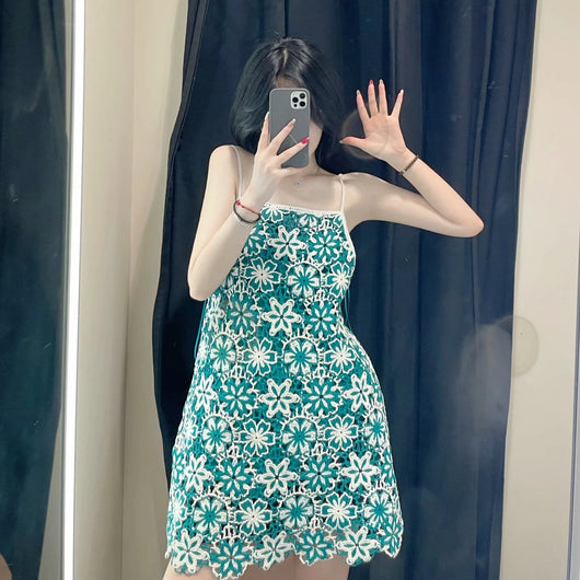 Vestido Mini Crochet con Tirantes Ajustado - Estilo Verano