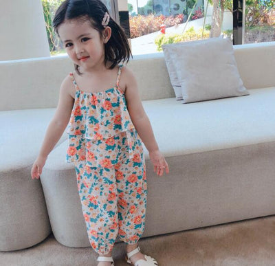 Conjunto Infantil Dos Piezas: Chaleco Floral y Pantalón Repelente de Mosquitos