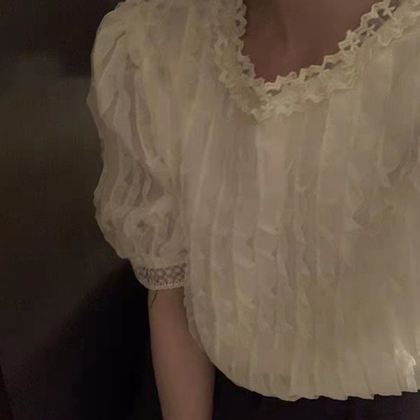 Blusa Femenina de Encaje Cuello Redondo Manga Corta - Image 3