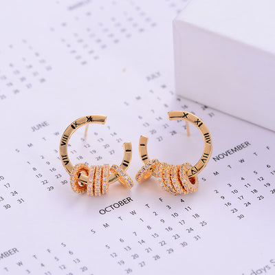 Aretes Personalizados con Números Romanos y Circonita - Elegancia Minimalista - Image 5