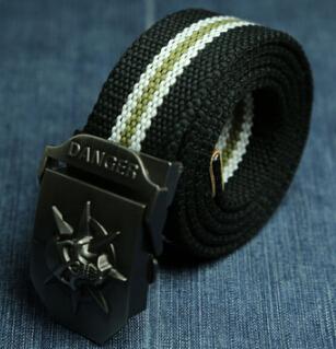 Cinturón de Lona para Hombre con Calavera y Hebilla Metálica - Image 8