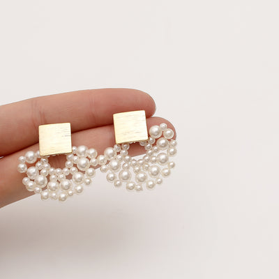 Aretes Artesanales de Perlas Tejidas con Diseño Festoneado