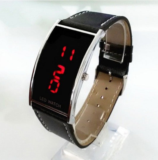 Reloj Deportivo de Cuero para Hombre - Estilo Primera Capa - Image 2