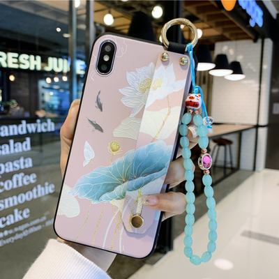 Funda para iPhone con Correa de Muñeca y Diseño de Rosas - Image 4