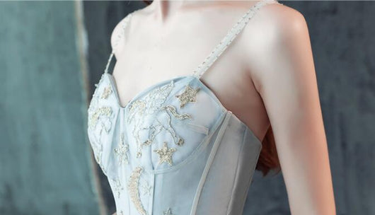 Vestido Mini con Tirantes de Encaje y Detalle Elegante - Image 12