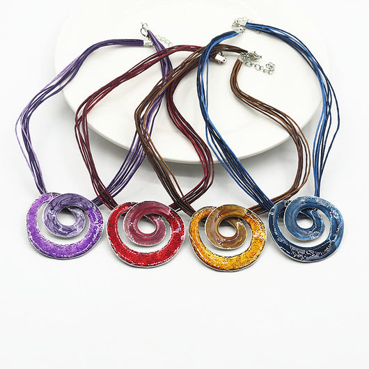 Conjunto de Collar y Aretes Geométricos con Líneas de Cera - Image 9