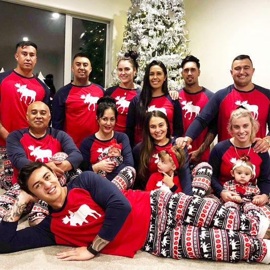 Pijamas Navideños Estampado Reno para Toda la Familia