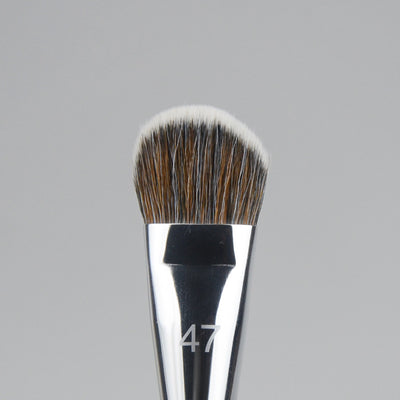 Brocha de Maquillaje con Forma Angular Profesional para Mujer - Image 3
