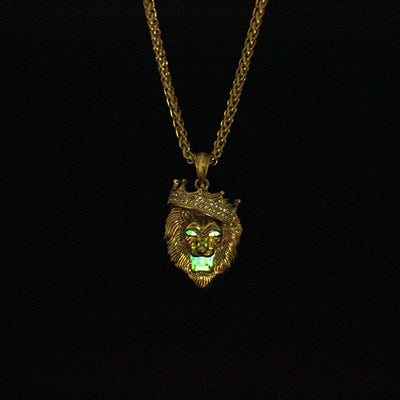 Collar Hip-Hop con Dije de León Luminoso y Corona Chapado en Oro - Image 2