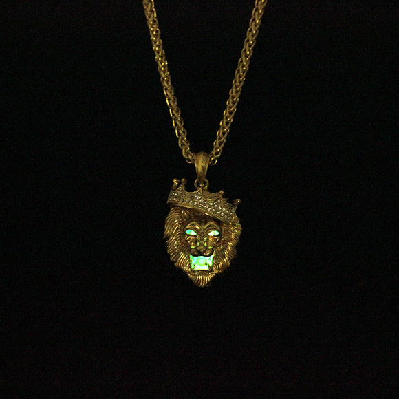 Collar Hip-Hop con Dije de León Luminoso y Corona Chapado en Oro