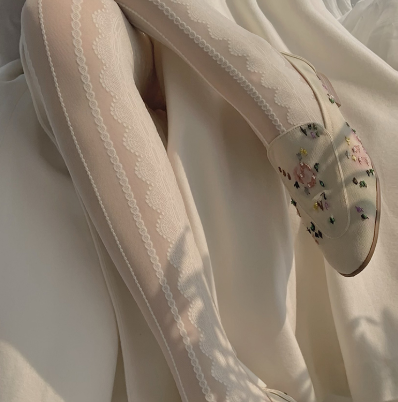Medias de encaje blanco elegantes - Image 4