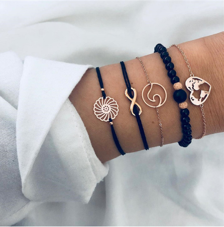 Pulsera de 4 Piezas con Cuentas Huecas de Flor en Cadena - Image 18