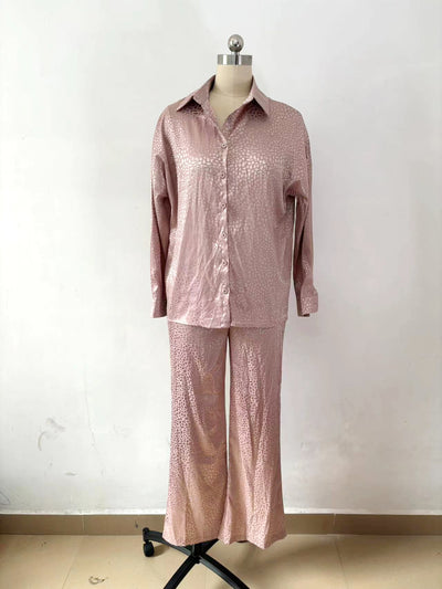 Conjunto de Dos Piezas Mujer con Camisa Estampado Leopardo y Pantalón - Image 32