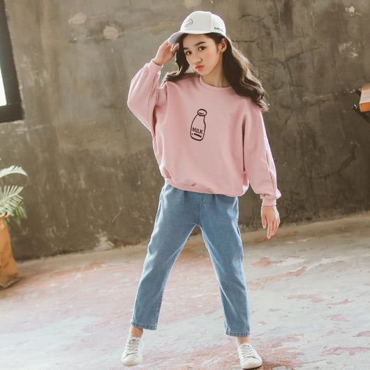 Conjunto Infantil Estilo Western: Top Estampado Cerveza y Jeans - Image 11