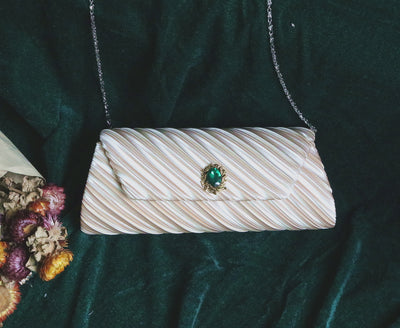 Bolso Vintage Crossbody con Cadena de Perforación y Asa de Mano - Image 11