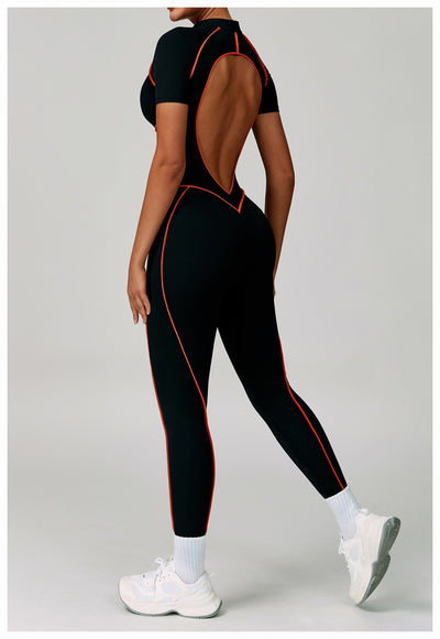Jumpsuit Deportivo con Espalda Abierta y Detalles en Contraste - Image 19